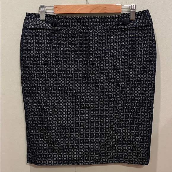 Ann Taylor Pencil Skirt Size 12 - Picture 1 of 6